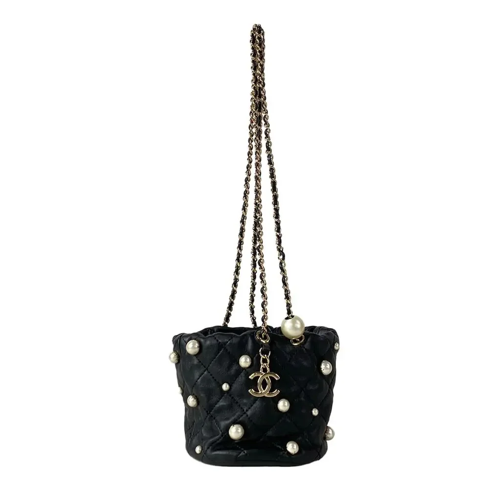 Chanel Matelasse Shoulder Bag AS2518